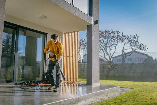Animal Enclosure Cleaning in Silver Lake, FL